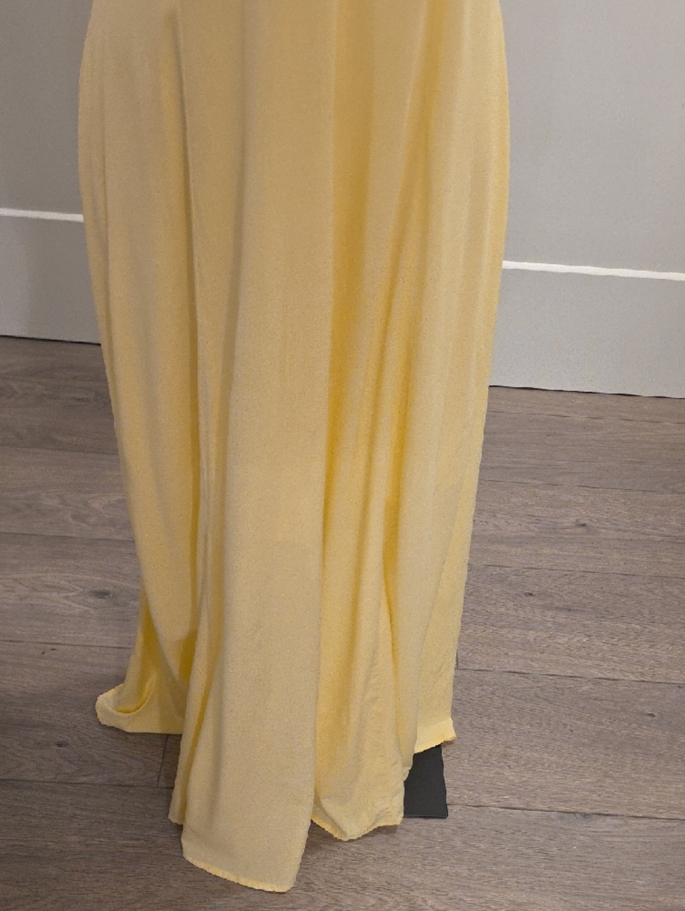Boamar Soft Yellow Maxi Dress with ruffle layer, criss cross back size S  NWTS - Picture 5 of 10